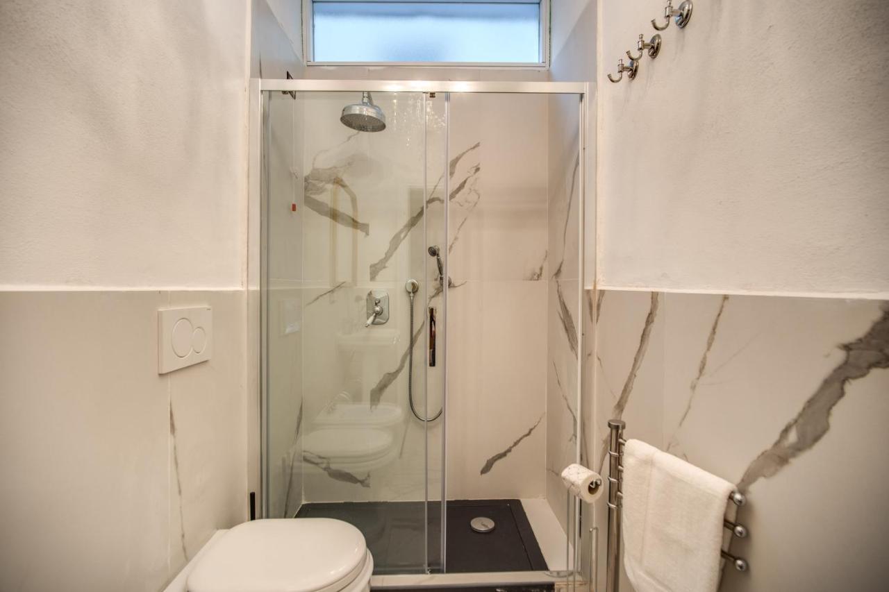 Aweshomeitaly - White Mirrors Apartment Pisa Exterior photo